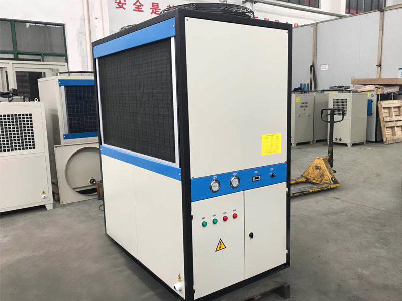 油冷機設(shè)備內(nèi)部進(jìn)入氣體有哪些影響?