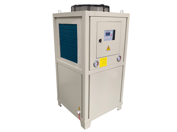 工業(yè)油冷機(jī)多長(zhǎng)時(shí)間清理